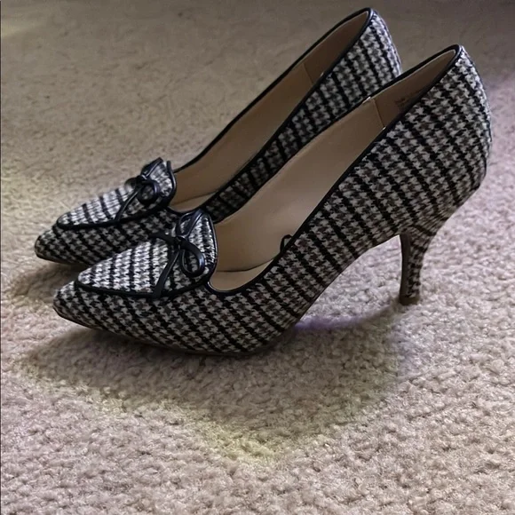 Liz Claiborne Stylish Women's Tweed Heels - Picture 5 of 5